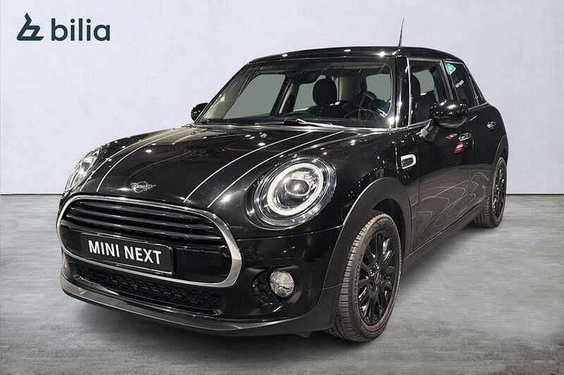 Svart Begagnad 2018 Mini Cooper Pepper Halvkombi | 179 000 kr (Marknadspris) - Bild 1/3