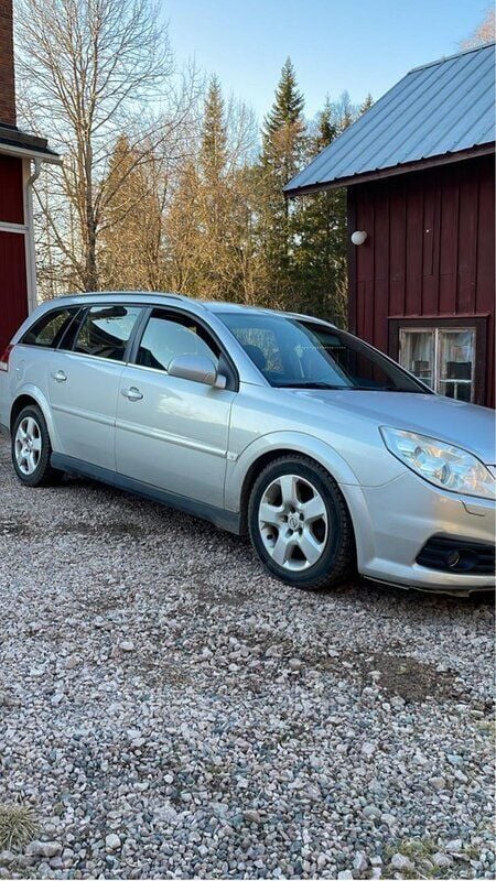 Grå Begagnad 2007 Opel Vectra Kombi | 26 000 kr (Lite dyr) - Bild 1/4