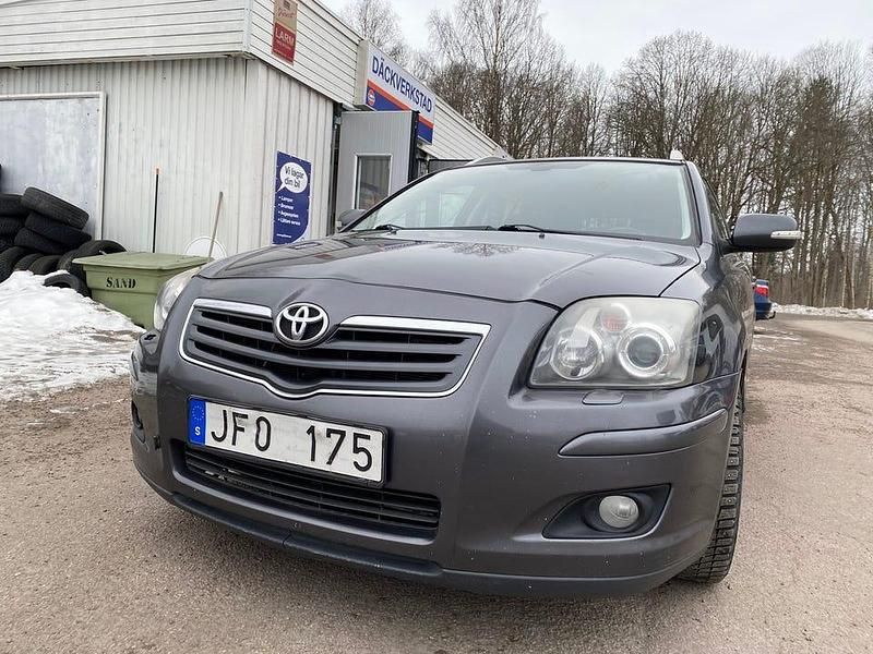 Begagnad Toyota Avensis 126 HK (92 kW) 2007 Kombi