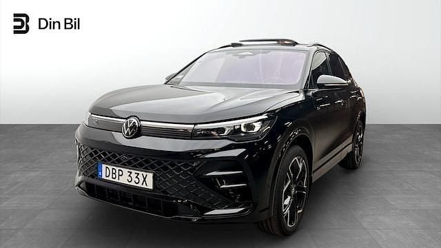 Svart Ny 2025 VW Tiguan R-line SUV | 599 900 kr (Marknadspris) - Bild 1/4