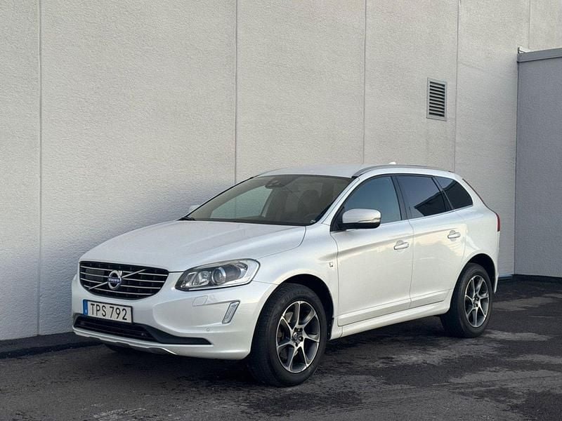 Vit Begagnad 2014 Volvo XC60 Ocean Race SUV | 97 000 kr - Bild 1/4