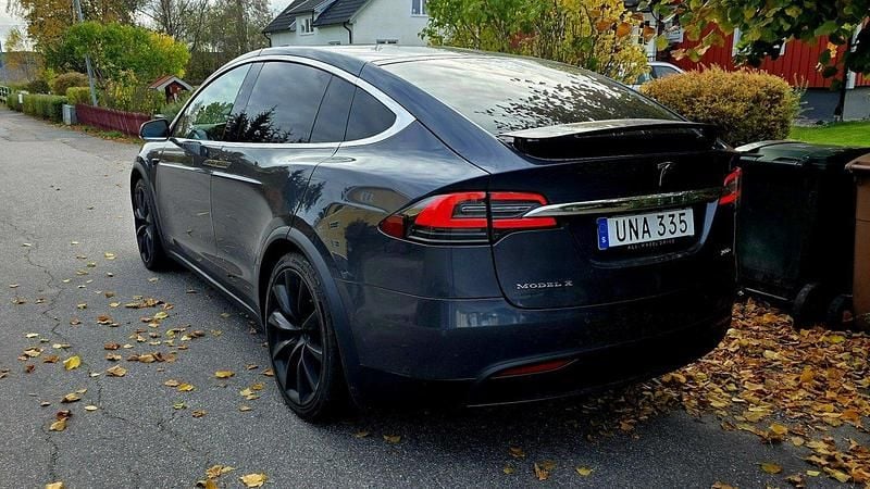 Begagnad Tesla Model X Long Range AWD 311 kW (423 HK) 2018 Grå SUV