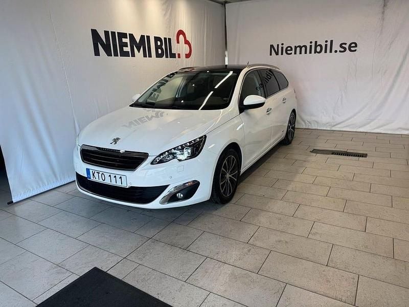 Begagnad Peugeot 308 SW Allure 131 HK (96 kW) 2015 Vit Kombi