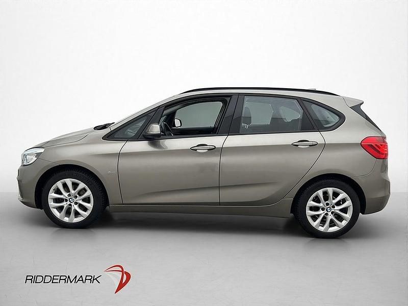 Begagnad BMW 220 Active Tourer Sport Line 190 HK (139 kW) 2015 Silver Minibuss