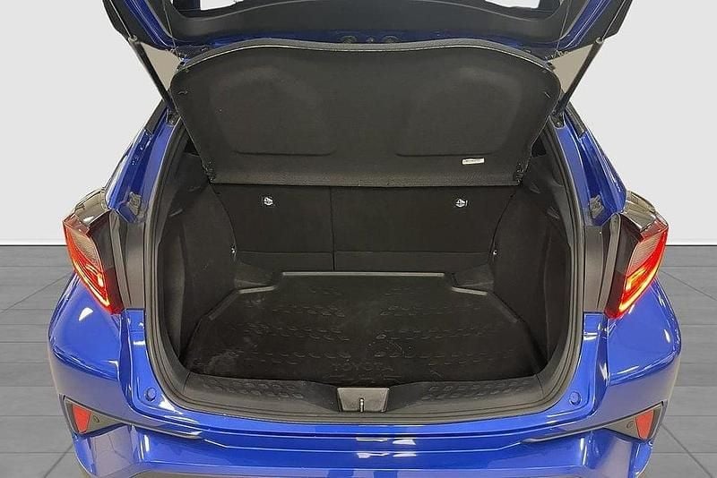 Begagnad Toyota C-HR Edition 124 HK (91 kW) 2021 Blå SUV