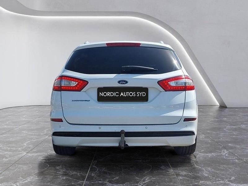 Begagnad Ford Mondeo Titanium 150 HK (110 kW) 2014 Vit Kombi