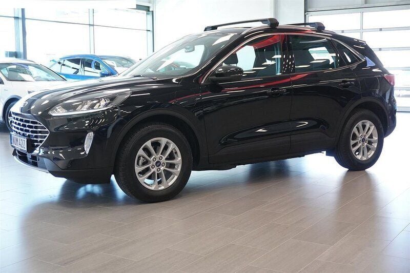 Svart Begagnad 2022 Ford Kuga Titanium SUV | 244 800 kr (Bra pris) - Bild 1/4