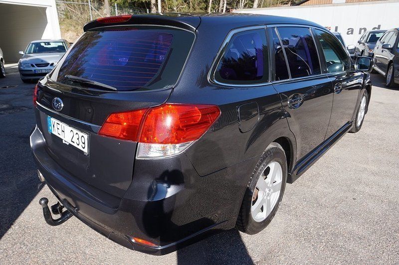 Begagnad Subaru Legacy 150 HK (110 kW) 2009 Mörkgrå (grå) Kombi
