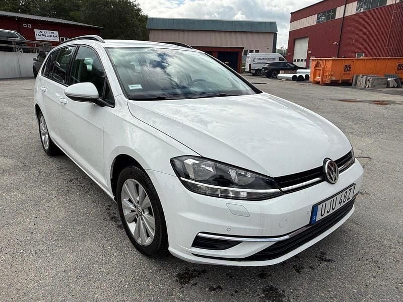 Vit Begagnad 2020 VW Golf VII GT Kombi | 180 000 kr (Bra pris) - Bild 1/4