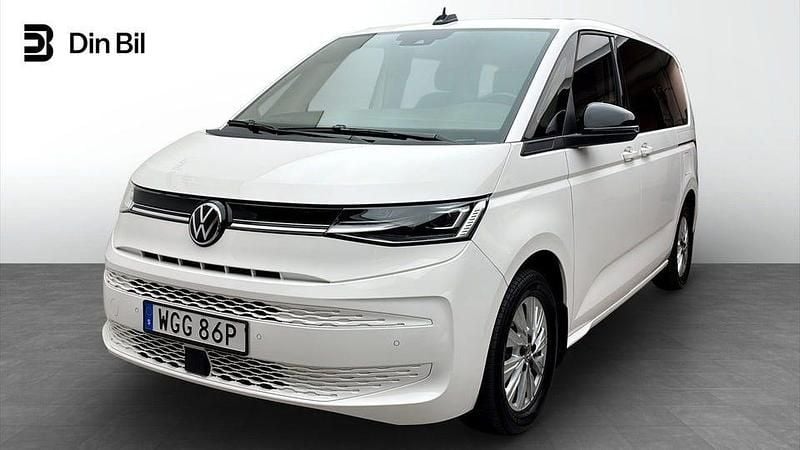 Vit (candyvit) Begagnad 2024 VW Multivan Life Van | 569 900 kr (Marknadspris) - Bild 1/4