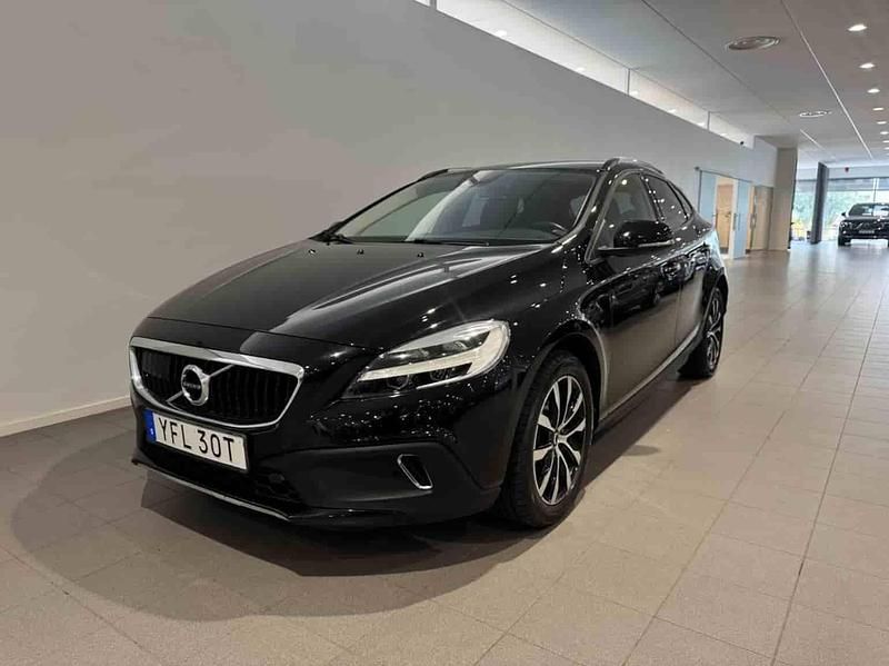Svart Begagnad 2019 Volvo V40 CC Kombi | 219 500 kr - Bild 1/1