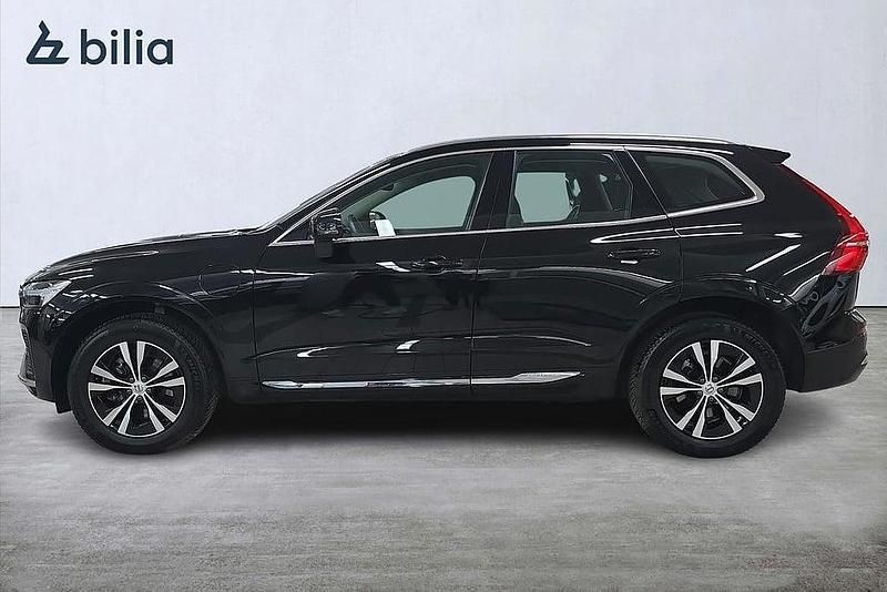 Begagnad Volvo XC60 Core 355 HK (261 kW) 2022 Svart SUV