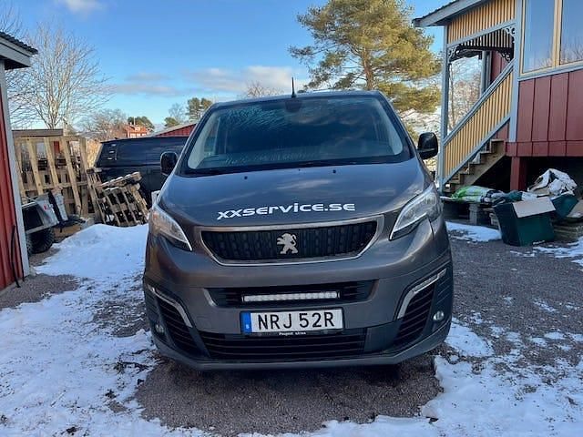 Begagnad Peugeot Expert 177 HK (130 kW) 2022 Van