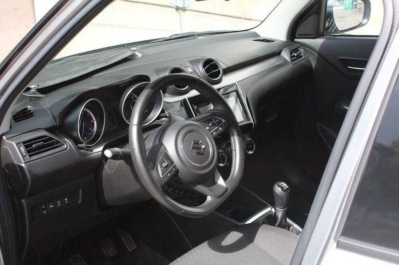 Begagnad Suzuki Swift 83 HK (61 kW) 2022 Grå Halvkombi