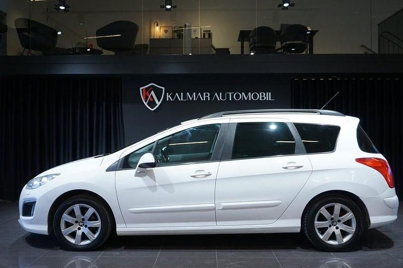Begagnad Peugeot 308 SW 112 HK (82 kW) 2011 Vit Kombi