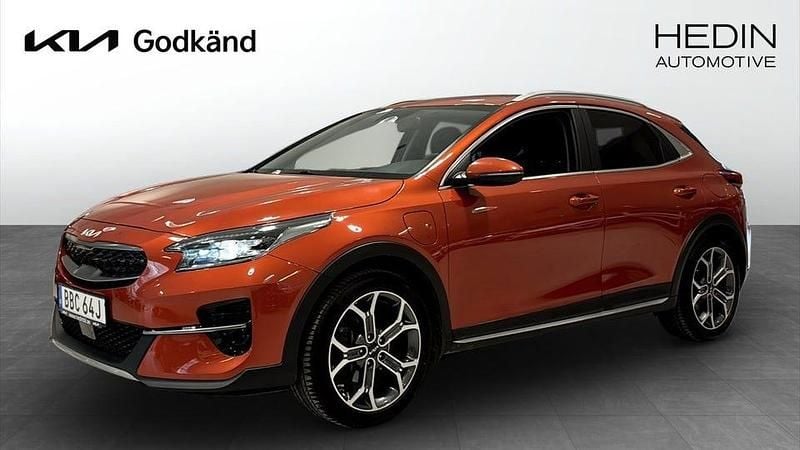 Begagnad Kia XCeed Advance 105 HK (77 kW) 2022 Orange SUV