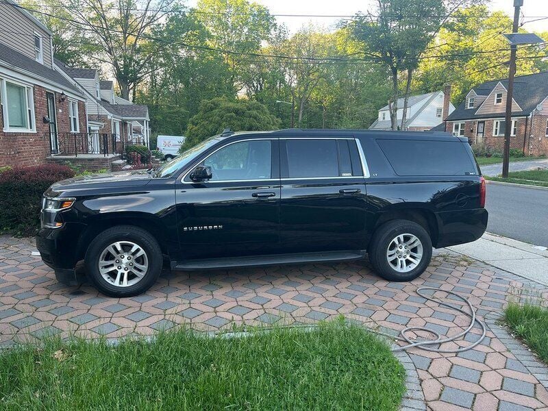 Begagnad 2018 Chevrolet Suburban LT SUV | 450 000 kr - Bild 1/4