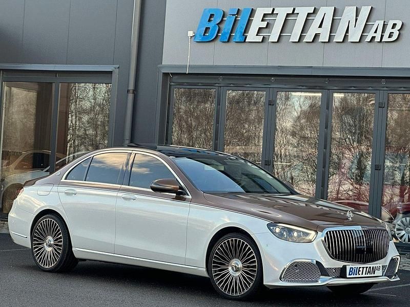 Vit Begagnad 2016 Mercedes E220 Exclusive Sedan | 399 900 kr - Bild 1/4