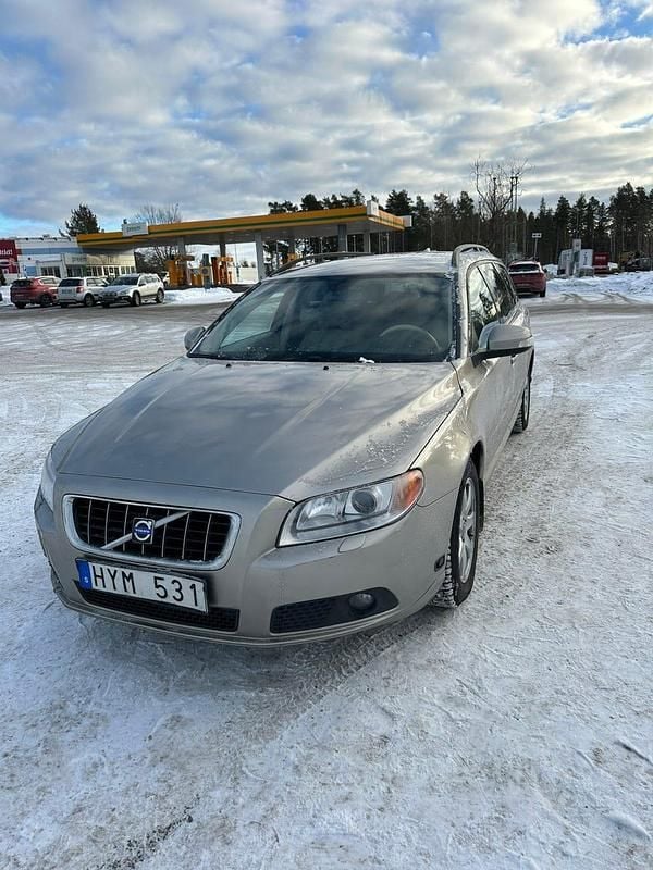 Begagnad 2009 Volvo V70 Kombi | 65 000 kr (Marknadspris) - Bild 1/4