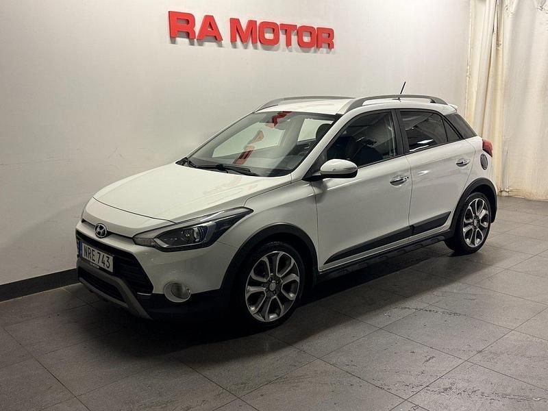 Vit Begagnad 2016 Hyundai i20 Active SUV | 109 900 kr (Marknadspris) - Bild 1/3