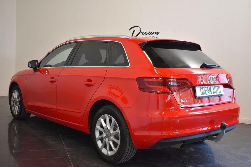 Begagnad Audi A3 Sportback 110 HK (80 kW) 2015 Halvkombi