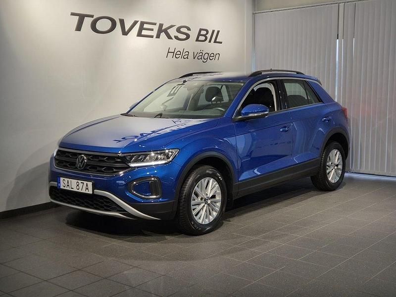 Blå Begagnad 2023 VW T-Roc SUV | 229 900 kr (Bra pris) - Bild 1/4