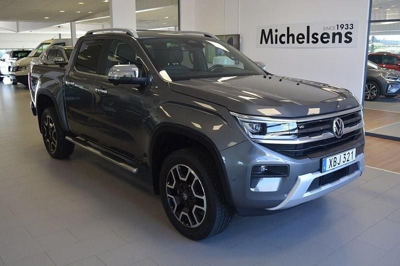 Grå Begagnad 2023 VW Amarok Style Pickup | 609 900 kr (Bra pris) - Bild 1/4