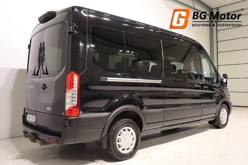 Begagnad Ford Transit 131 HK (96 kW) 2020 Svart Kombi