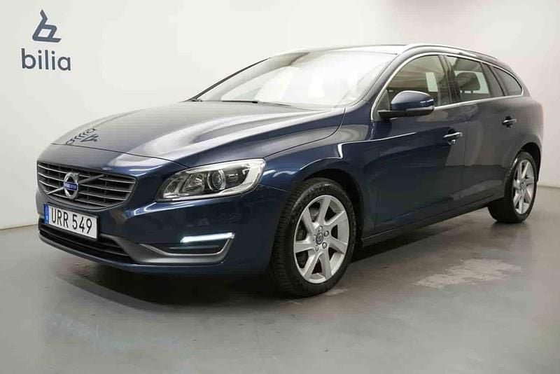 Blå Begagnad 2015 Volvo V60 Kombi | 169 900 kr - Bild 1/1
