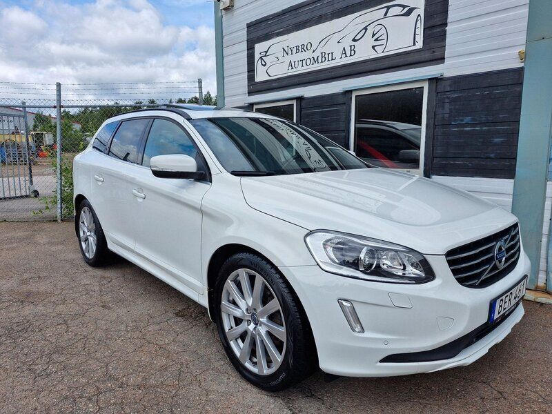 Vit Begagnad 2014 Volvo XC60 Momentum SUV | 164 900 kr (Marknadspris) - Bild 1/4