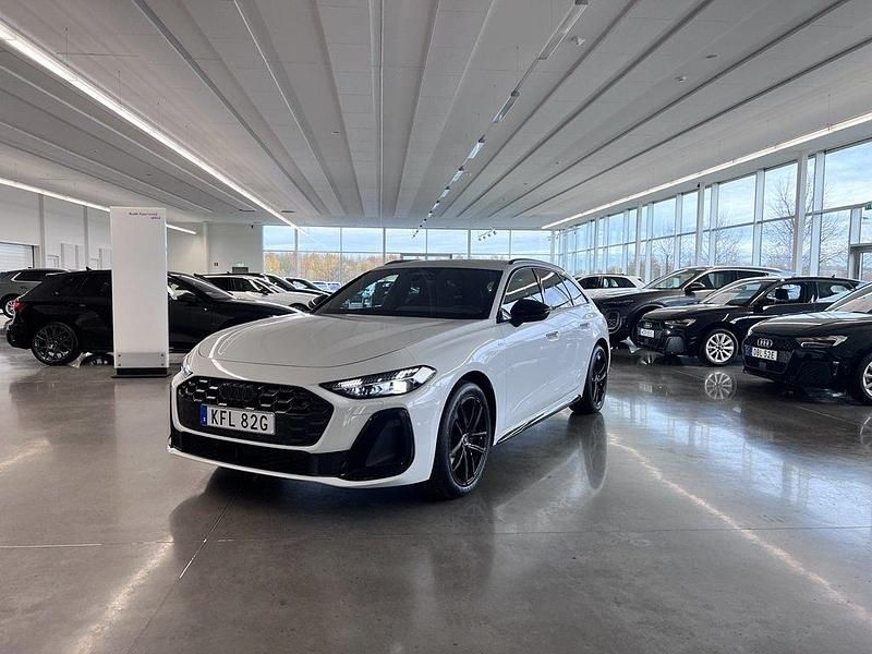 Vit (glaciärvit metallic) Ny 2025 Audi A5 Sport Kombi | 757 600 kr - Bild 1/4