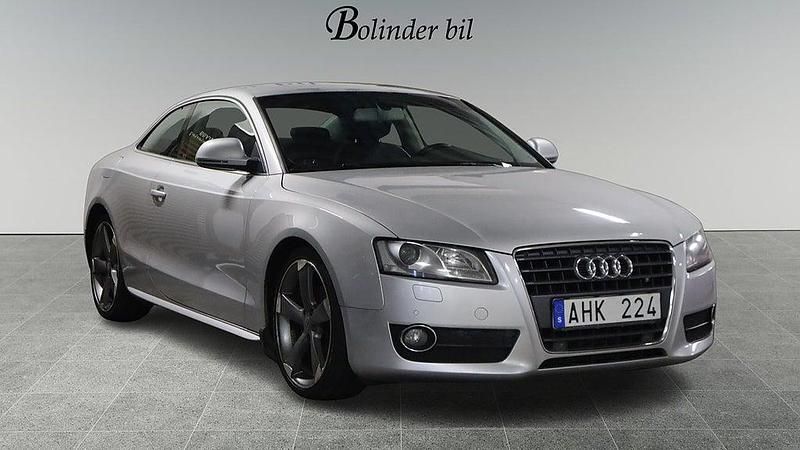 Silver Begagnad 2008 Audi A5 Comfort Sportkupé | 78 900 kr (Marknadspris) - Bild 1/4
