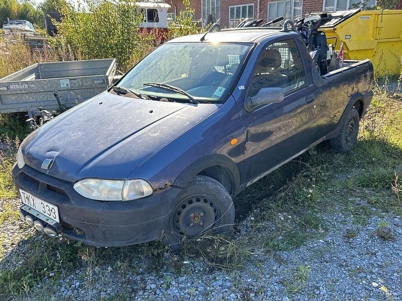 Blå Begagnad 2002 Fiat Strada Van | 3 500 kr - Bild 1/4