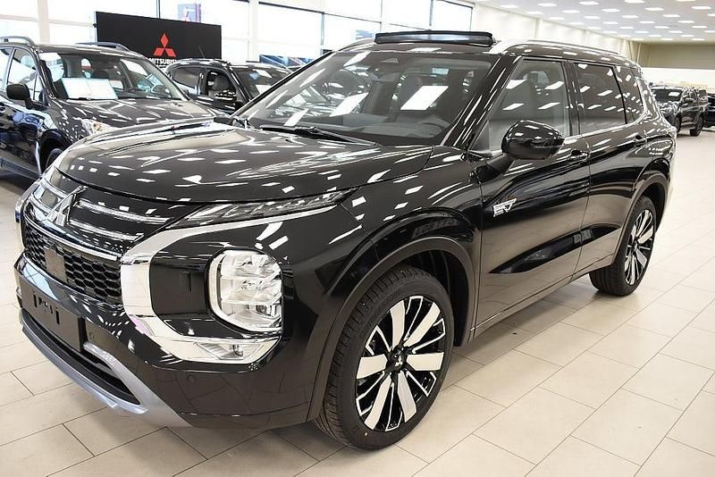 Ny Mitsubishi Outlander P-HEV Instyle 136 HK (100 kW) 2025 Svart SUV