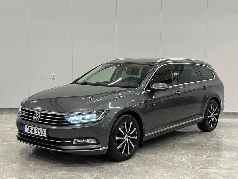 Grå Begagnad 2015 VW Passat GT Kombi | 139 900 kr (Bra pris) - Bild 1/4