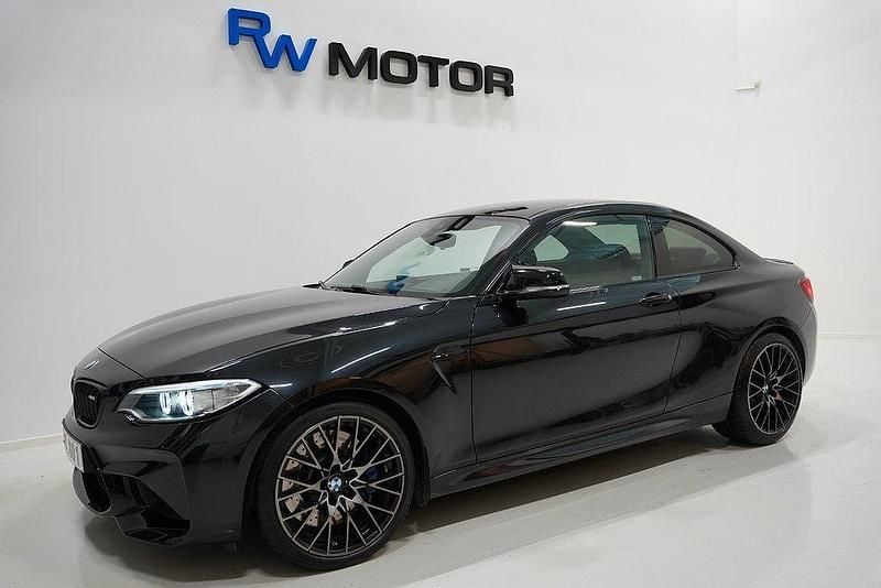 Svart Begagnad 2017 BMW M2 M Performance Sportkupé | 379 800 kr (Marknadspris) - Bild 1/4