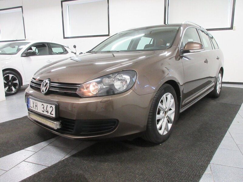 Brun Begagnad 2011 VW Golf VII Kombi | 42 500 kr (Lite dyr) - Bild 1/4