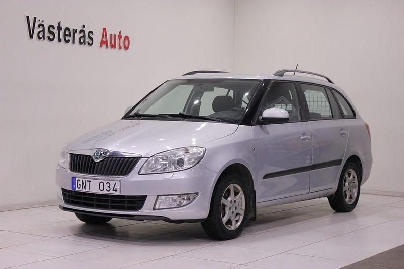 Silver Begagnad 2013 Skoda Fabia Elegance Kombi | 39 900 kr (Marknadspris) - Bild 1/4