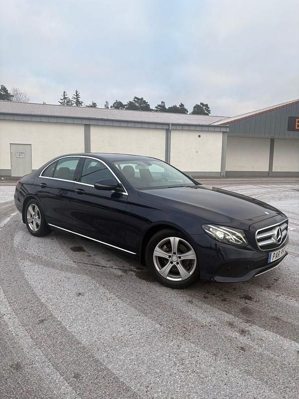 Begagnad 2017 Mercedes E200 Sedan | 249 900 kr (Marknadspris) - Bild 1/4