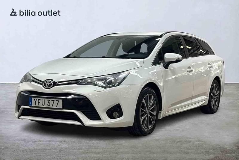 Vit Begagnad 2016 Toyota Avensis Kombi | 134 900 kr - Bild 1/1