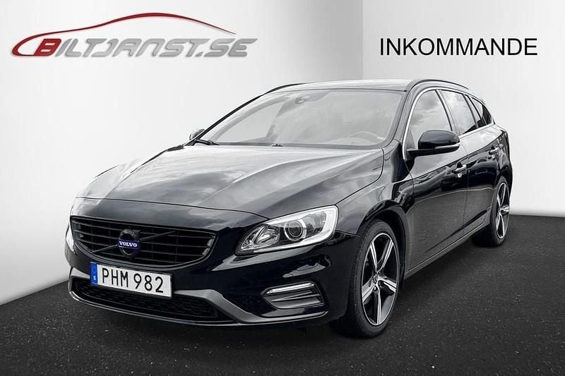 Svart Begagnad 2017 Volvo V60 R-Design Kombi | 199 900 kr (Superpris) - Bild 1/4
