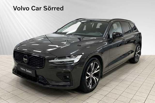 Begagnad Volvo V60 Plus 344 HK (253 kW) 2022 Grå Kombi