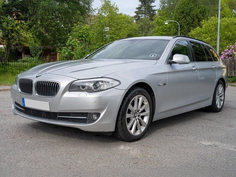 Grå Begagnad 2013 BMW 528 Kombi | 125 000 kr - Bild 1/4