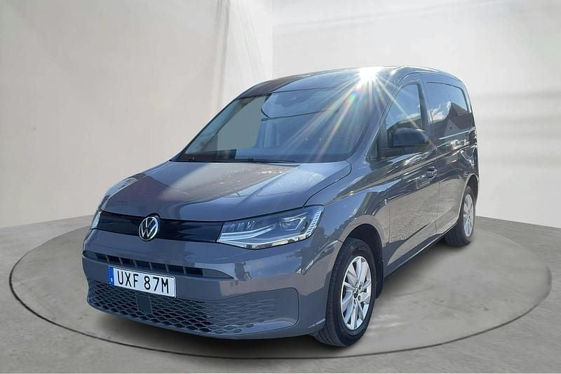 Grå Begagnad 2022 VW Caddy Minibuss | 140 000 kr (Superpris) - Bild 1/4