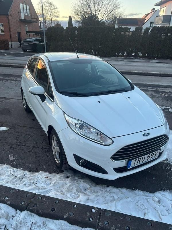 Begagnad Ford Fiesta 100 HK (73 kW) 2016
