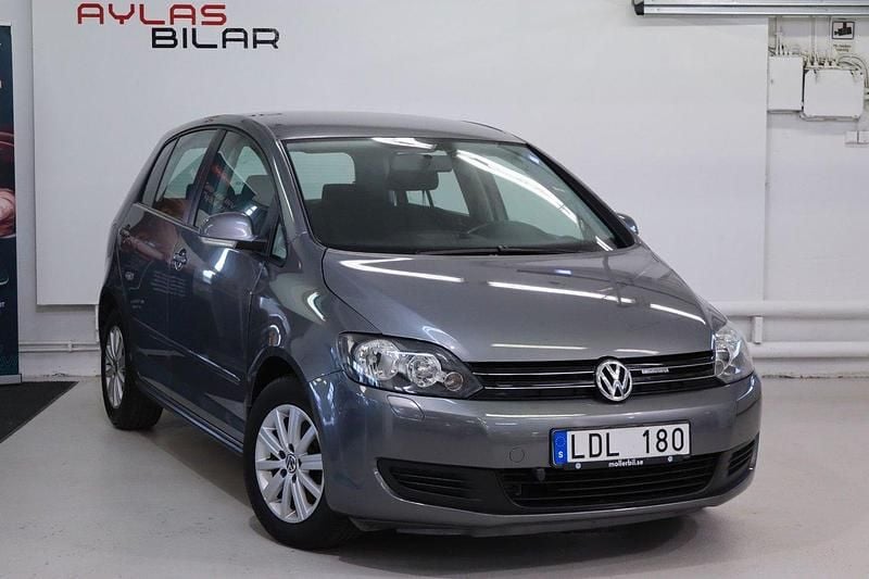 Grå Begagnad 2011 VW Golf Plus Cross Minibuss | 89 900 kr (Marknadspris) - Bild 1/4
