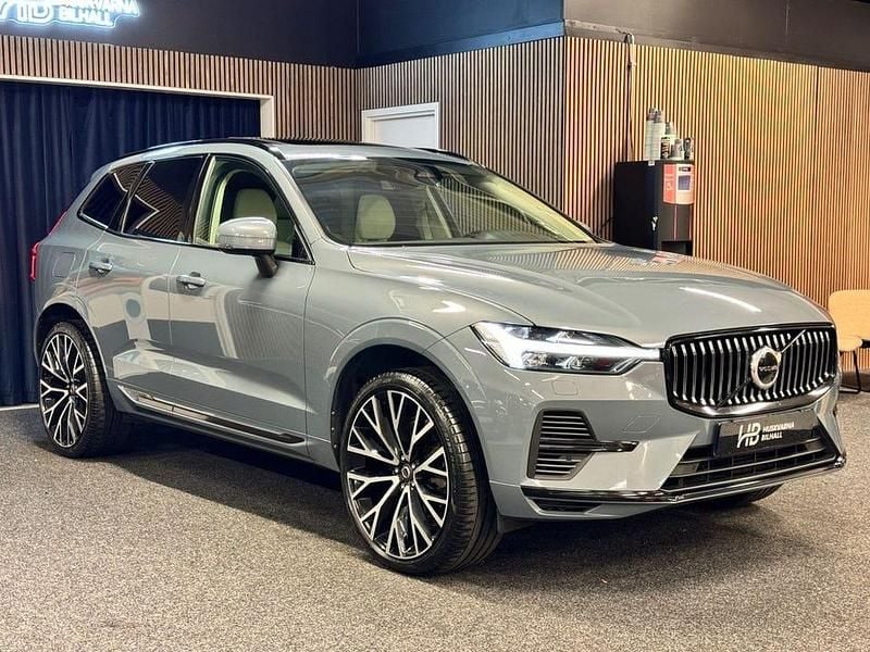 Grå Begagnad 2022 Volvo XC60 Momentum SUV | 319 900 kr (Lite dyr) - Bild 1/4
