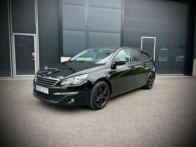 Svart Begagnad 2015 Peugeot 308 Active Kombi | 94 900 kr (Marknadspris) - Bild 1/4
