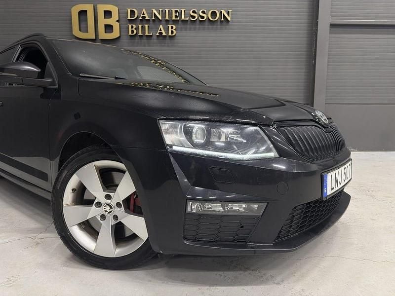 Begagnad Skoda Octavia RS 184 HK (135 kW) 2014 Svart Halvkombi
