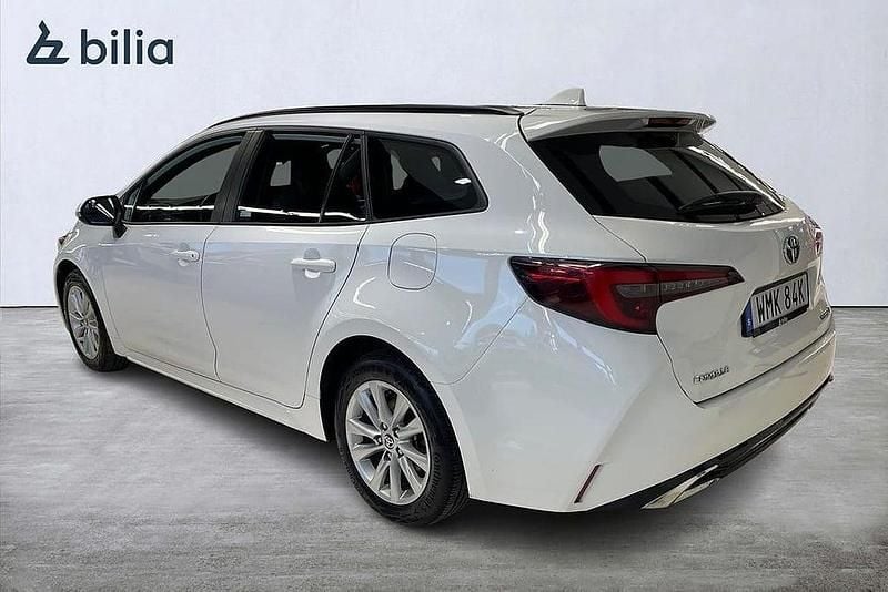 Begagnad Toyota Corolla Active 141 HK (103 kW) 2023 Vit Kombi